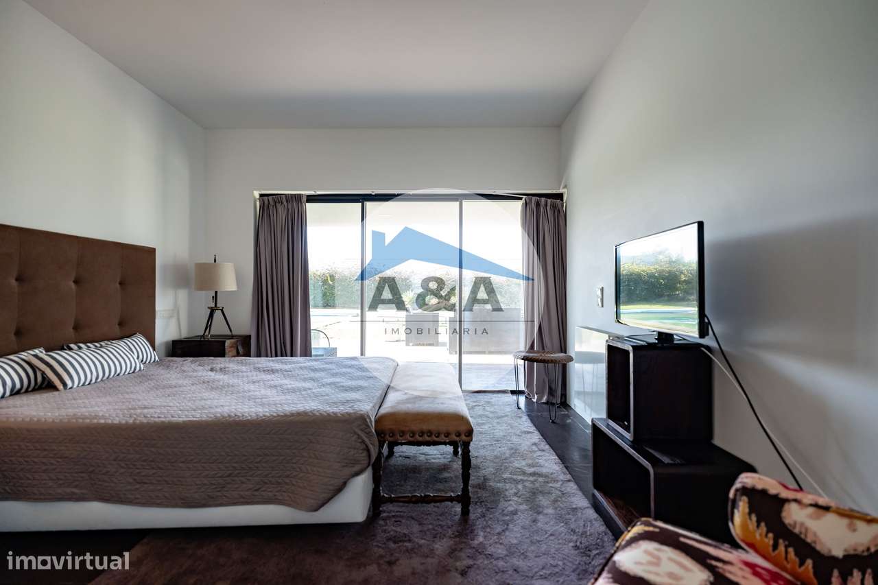 Villa Exclusiva de Arquitetura Contemporânea inserida na Natureza d...-37