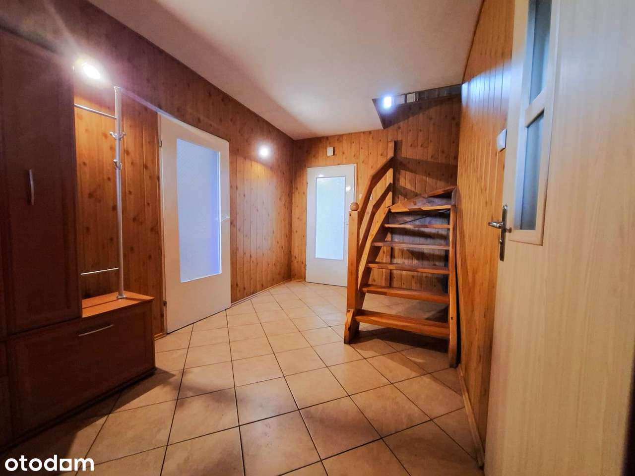 Uroczy dom w spokojnej okolicy, dla kochających wieś i spokój. Siercz-11