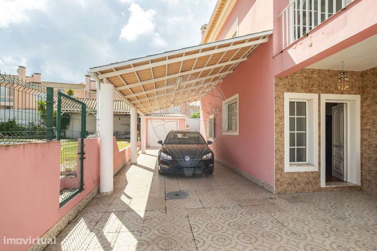 Moradia T4 em Quinta do Anjo-3