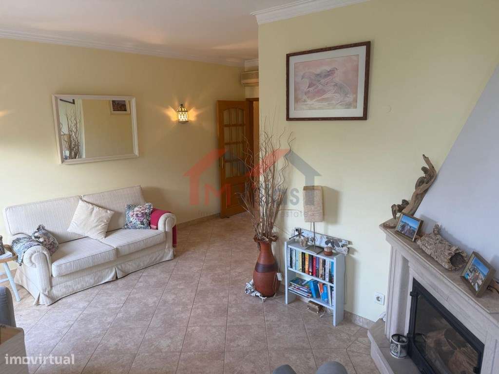 Apartamento T2 com garagem no centro - Almancil - Grande imagem: 2/15