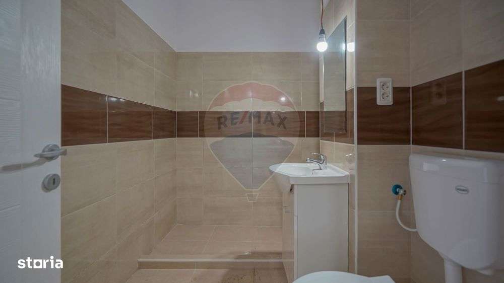 Garsoniera de 40 mp utili+terasa la SUBCETATE-10