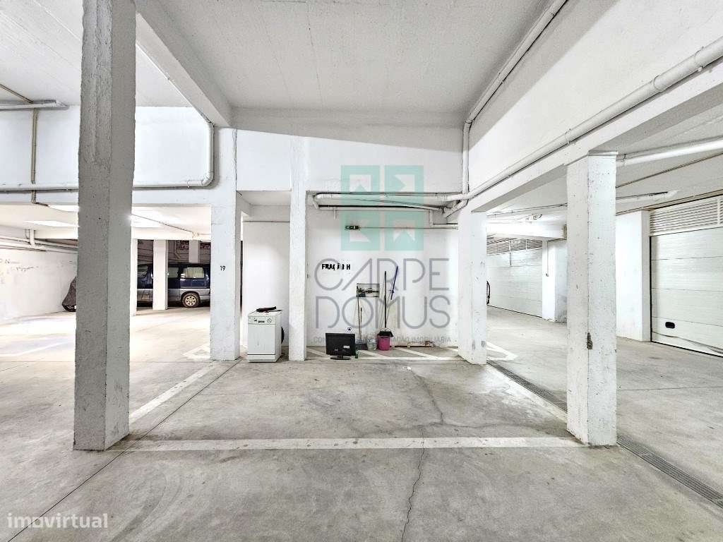 Apartamento T2 com 124,64m2, parqueamento para 2 viaturas, no centr...-29