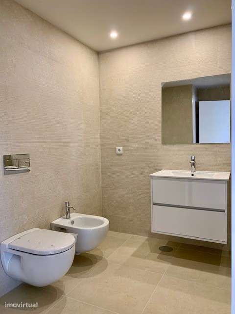 Apartamento T1 moderno com vistas cidade e lift - Grande imagem: 4/9