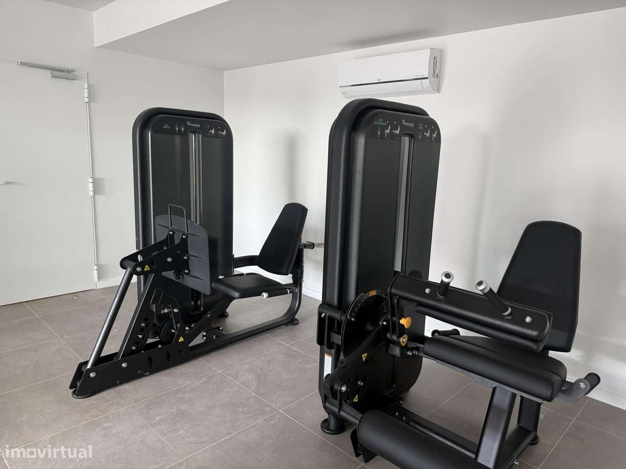 Apartamento T4 com jardim, Loures-18