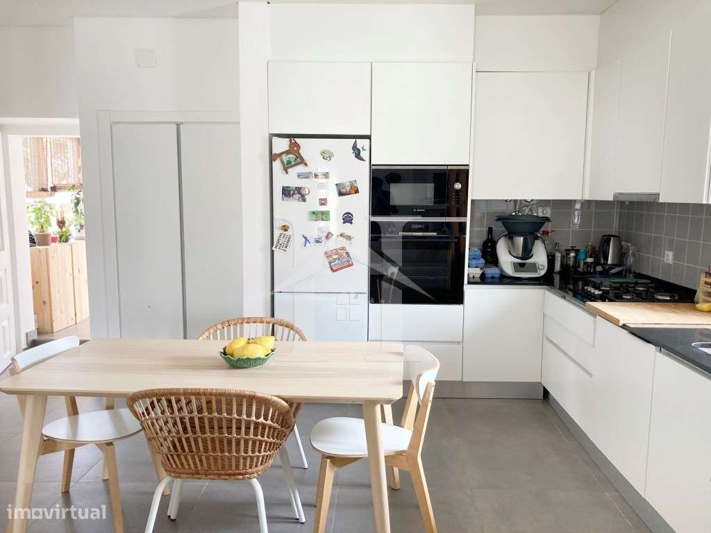 Moradia T2 Renovada em Olho Marinho com Piscina e Garagem - Grande imagem: 5/22