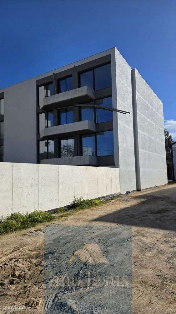 Apartamento T2 com Terraço junto Gaia Shopping-4