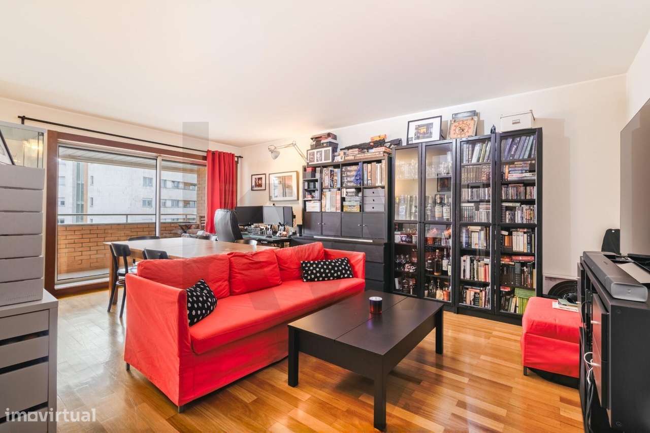 Apartamento - Excelente T1 com Varanda em Condomínio privado com Pisci - Grande imagem: 2/39