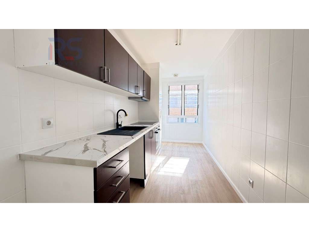 T3 renovado c/varanda e garagem (2 andar sem elevador)-5