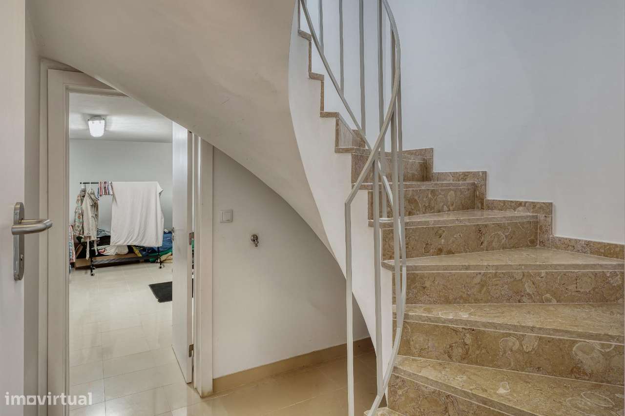 Apartamento de Luxo no Coração de Cascais | Rooftop com Vista Mar-38