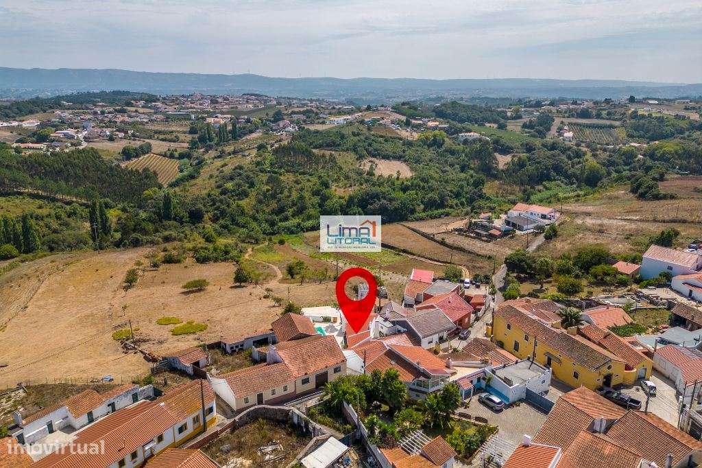 Moradia T3 renovada - próximo da praia da Nazaré-26