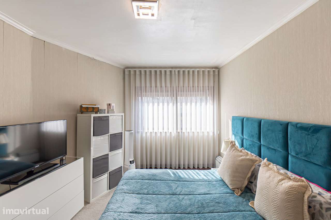 T2+1 com varanda e lugar de garagem em Oliveira do Douro-9