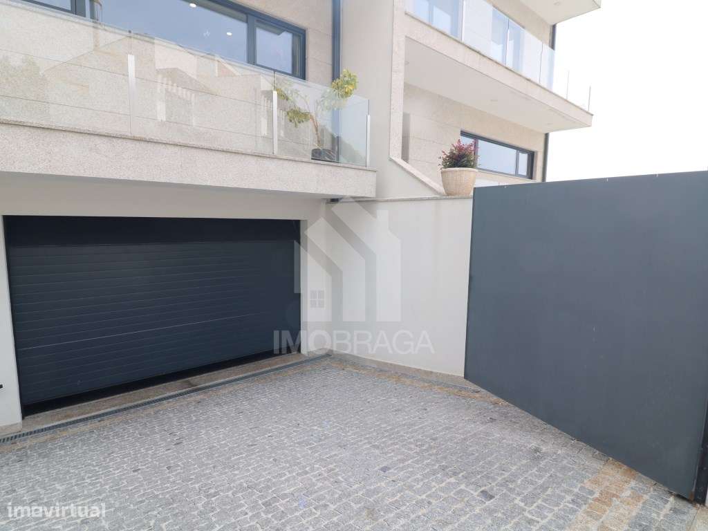 Venda Moradia Banda T3, em Esporões, Braga-45