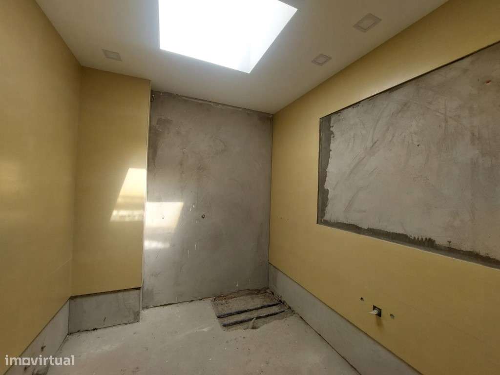 Moradia T4 + office em Pedroso-19