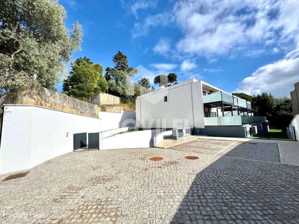 Moradia T3 em condomínio Fechado no centro de Leiria.-33