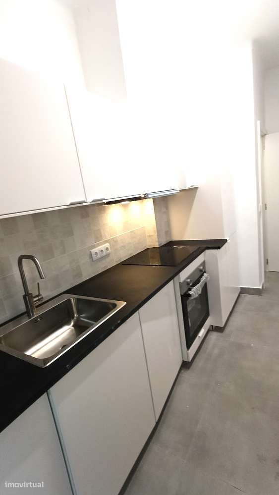 T3 c/ 3 frentes, localizado no Montijo, c/ 3 varandas - remodelado - Grande imagem: 2/26