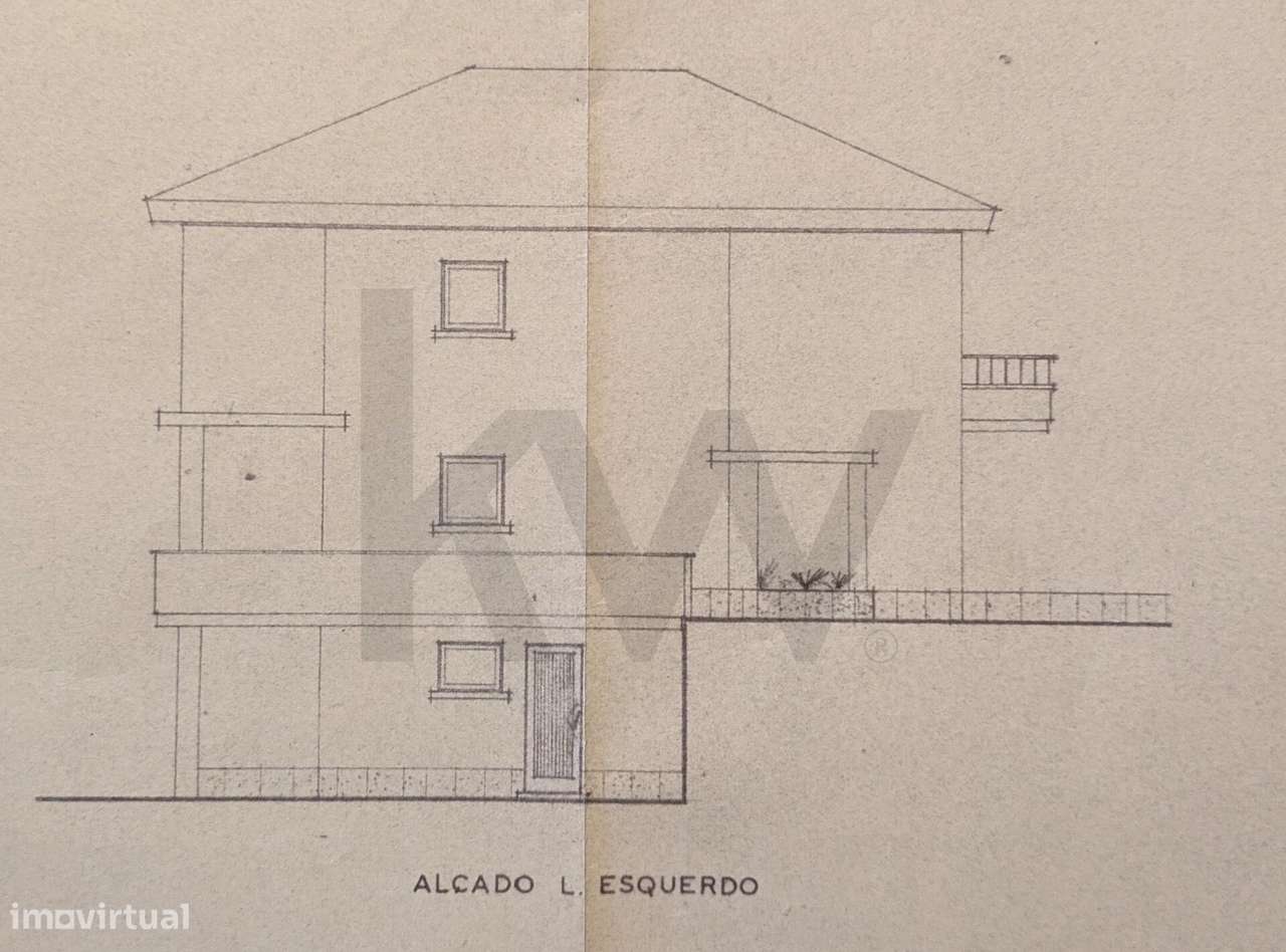 Moradia isolada para (sonhar e) remodelar | 300m2 área | Jardim à volt-42