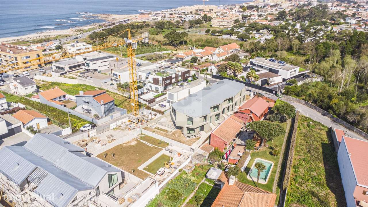 Moradia T3+1 em Canidelo a escassos metros da linha de mar-37