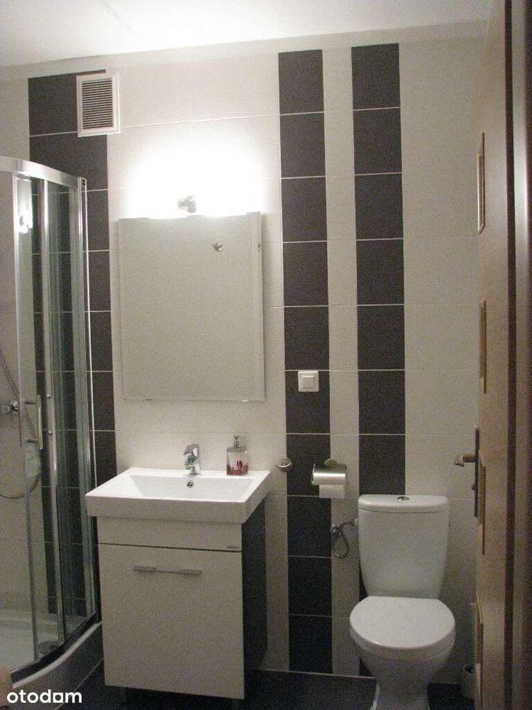 Przestronna kawalerka w samym centrum ! - Pełny obrazek: 5/7