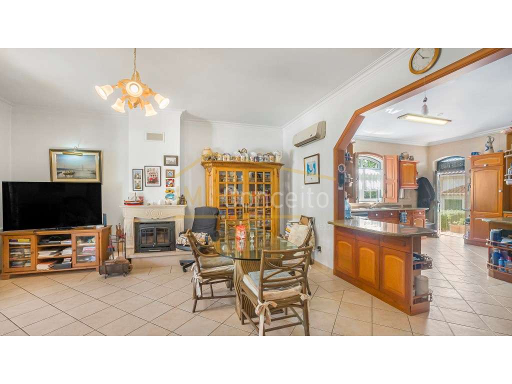 Moradia T4+1 | Piscina|| Campo de Ténis - Garagem | Espaço Exterior - Grande imagem: 4/60