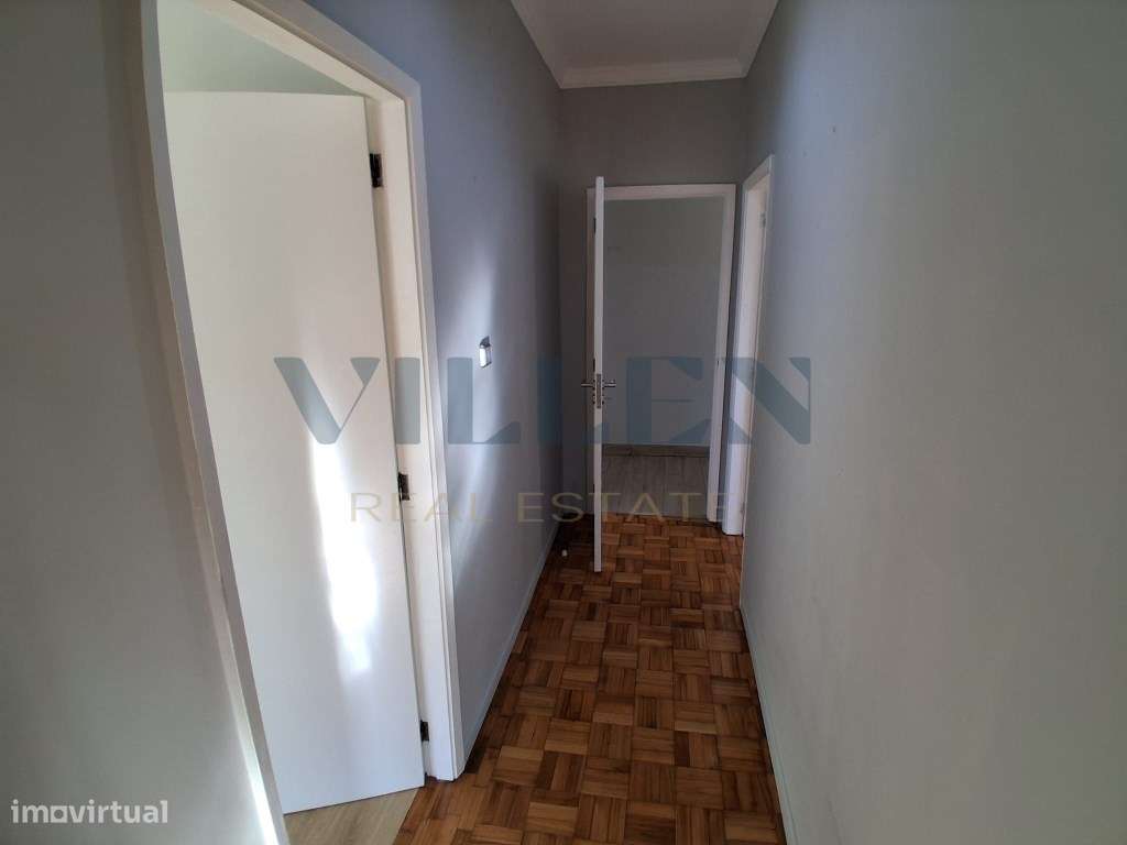 Andar Moradia T3 Renovado com Garagem e 3 Frentes em São Cosme - Go...-31