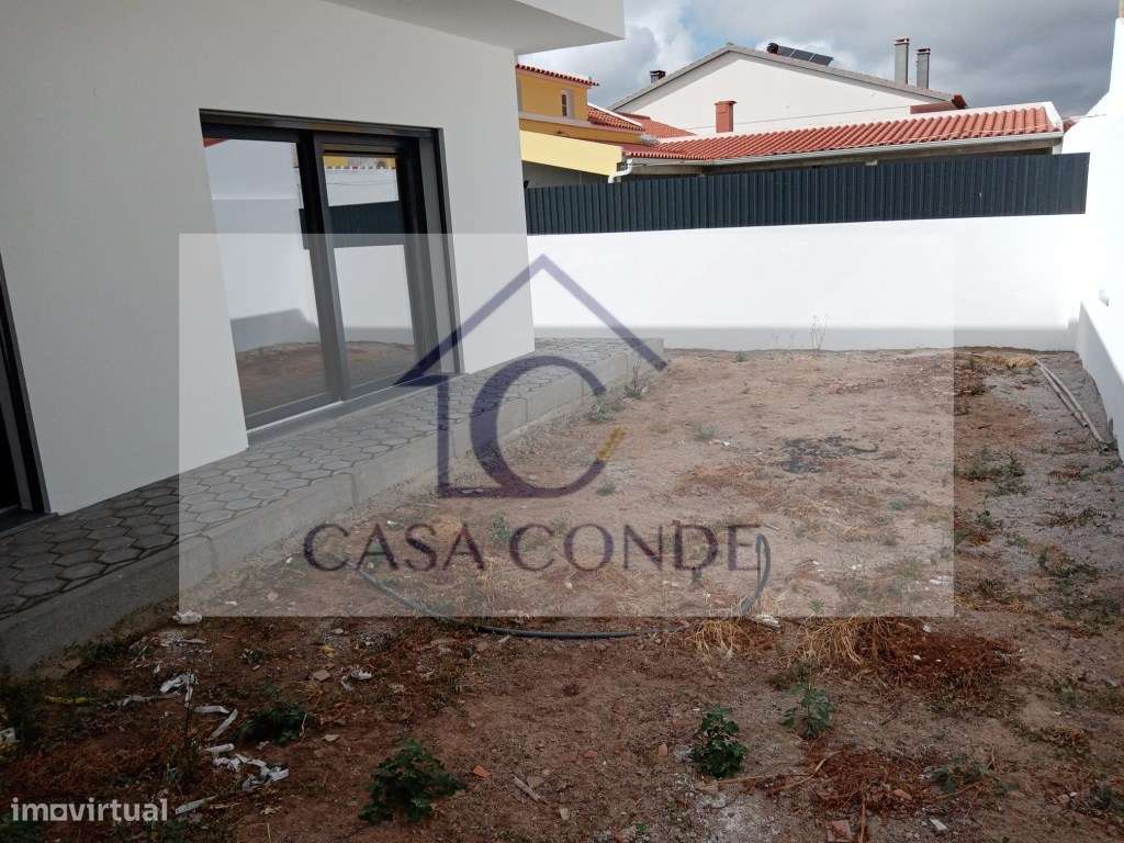 Moradia Isolada T4 Nova em Fernão Ferro - Acabamentos de Luxo-17