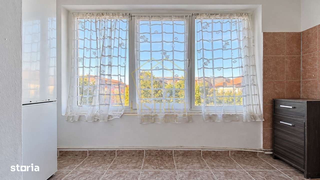 Apartament 2 camere de vanzare, decomandat,  zona Lipovei-4