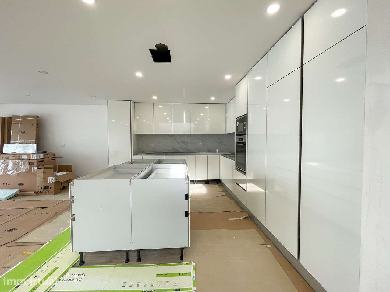 Moradia T4 com Piscina - Santa Iria de Azoia (Bairro da Salvação)-18