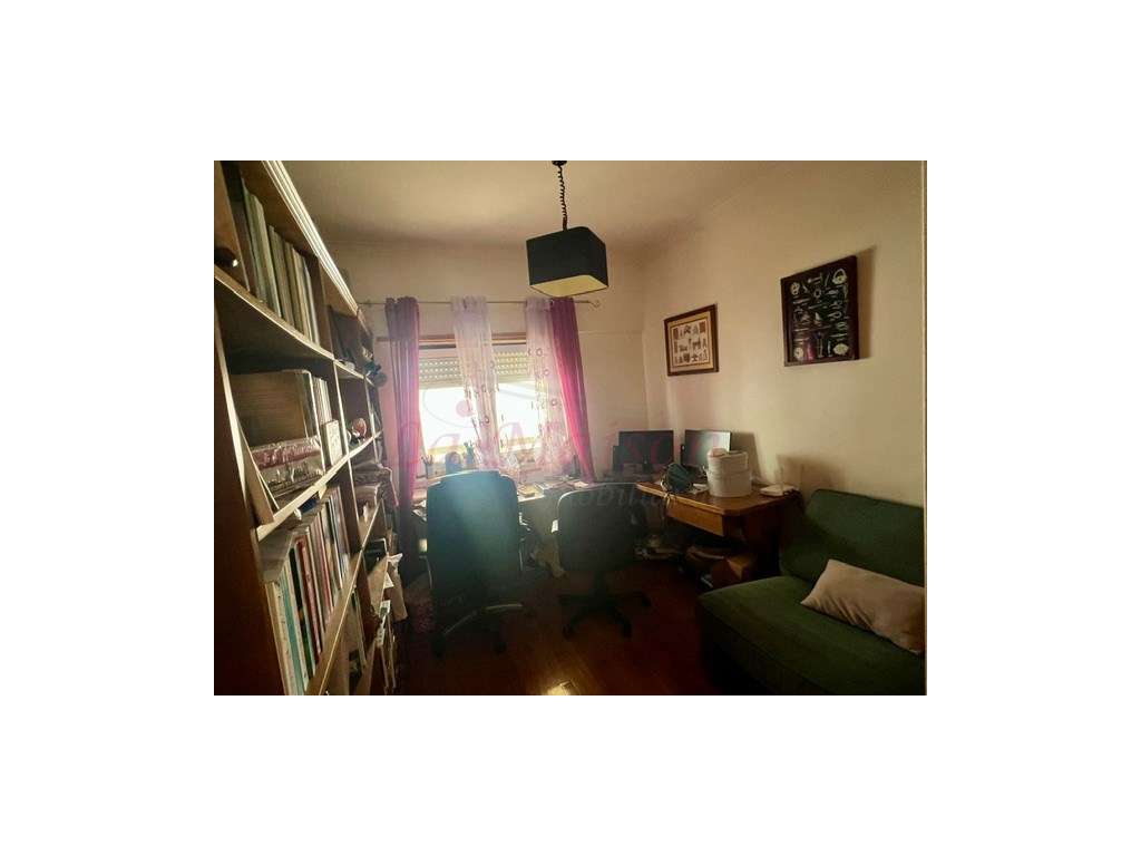 Magnífico Apartamento T3 com terraço no Centro de Loures-12