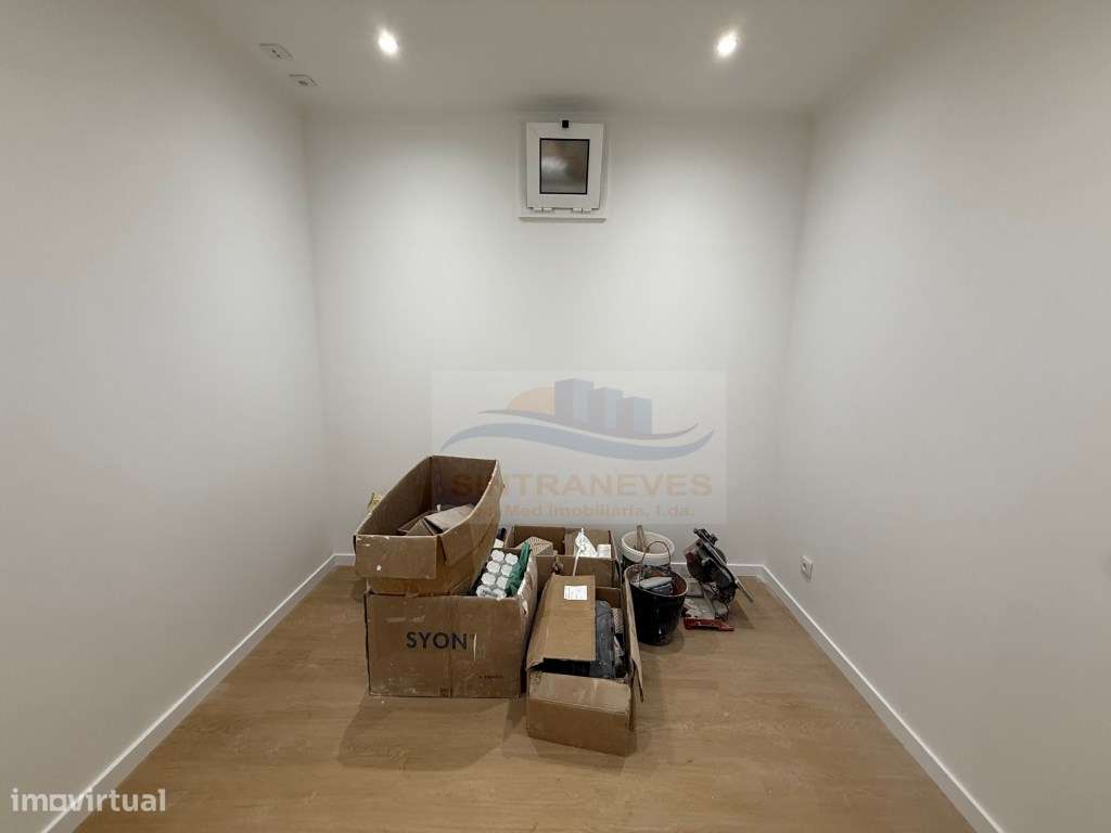 T3 Remodelado na Praça da Igreja - Como Novo, com Quintal e Garanti... - Grande imagem: 5/18