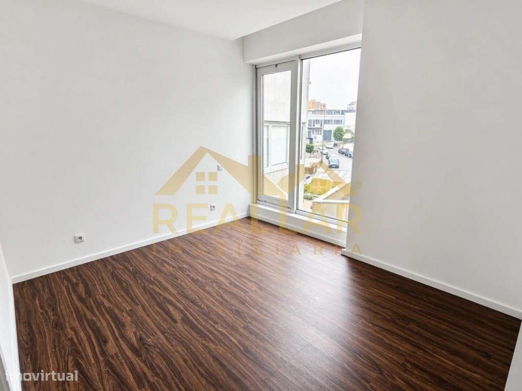 Apartamento T3 Renovado em Lordelo do Ouro - Porto-13