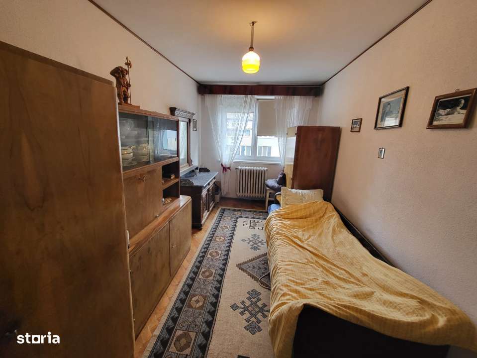 Apartament de 3 camere, decomandat, 60 mp., zona Independentei-5