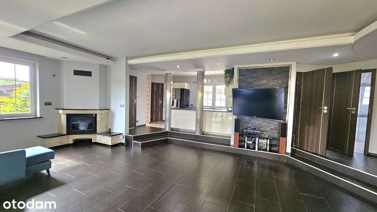 Otoczony naturą  rodzinny dom z możliwością inwestycyjną-7