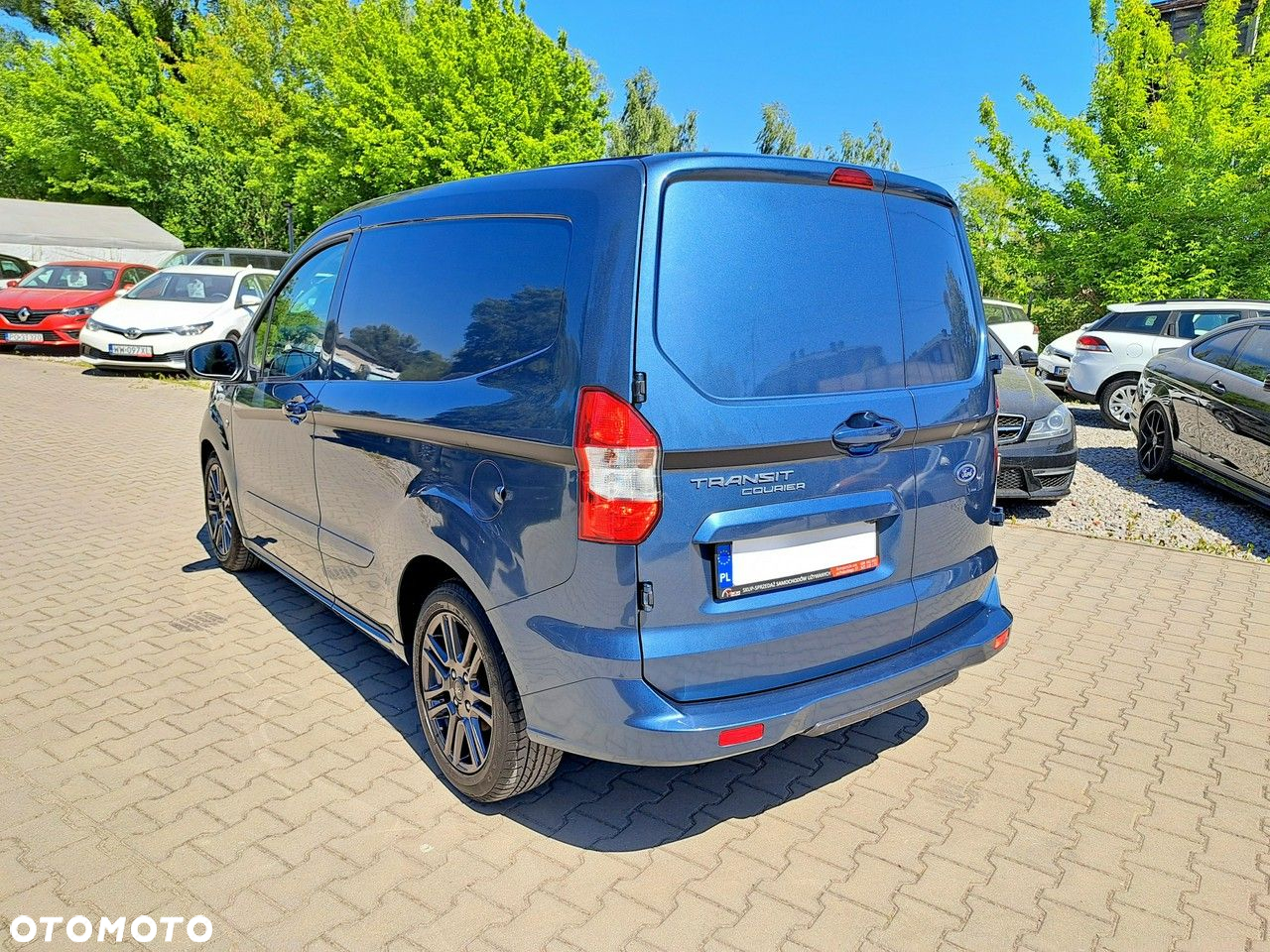 Ford Transit Courier - 14