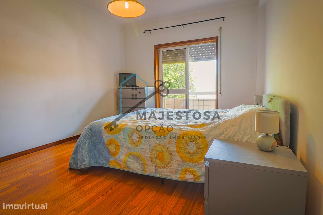 Apartamento T3 no Último Andar com Garagem — Gualtar (Braga)-23