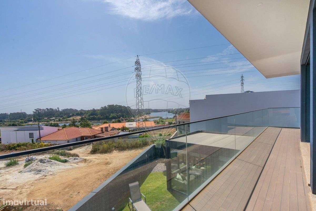 Moradia T3 em Gemeses, Esposende-41