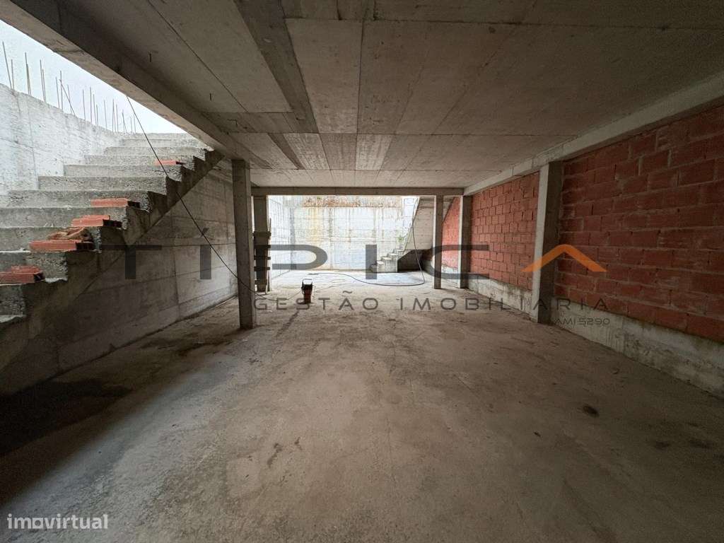 Terreno central no Bombarral para 2 moradias com projeto aprovado-4