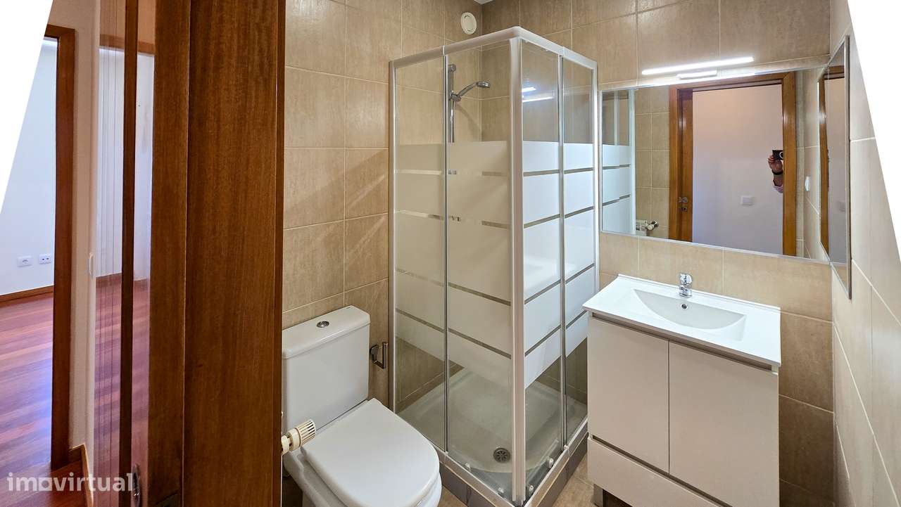 T3 Duplex Remodelado em Cond. Fechado -  São Félix da Marinha / Granja-16