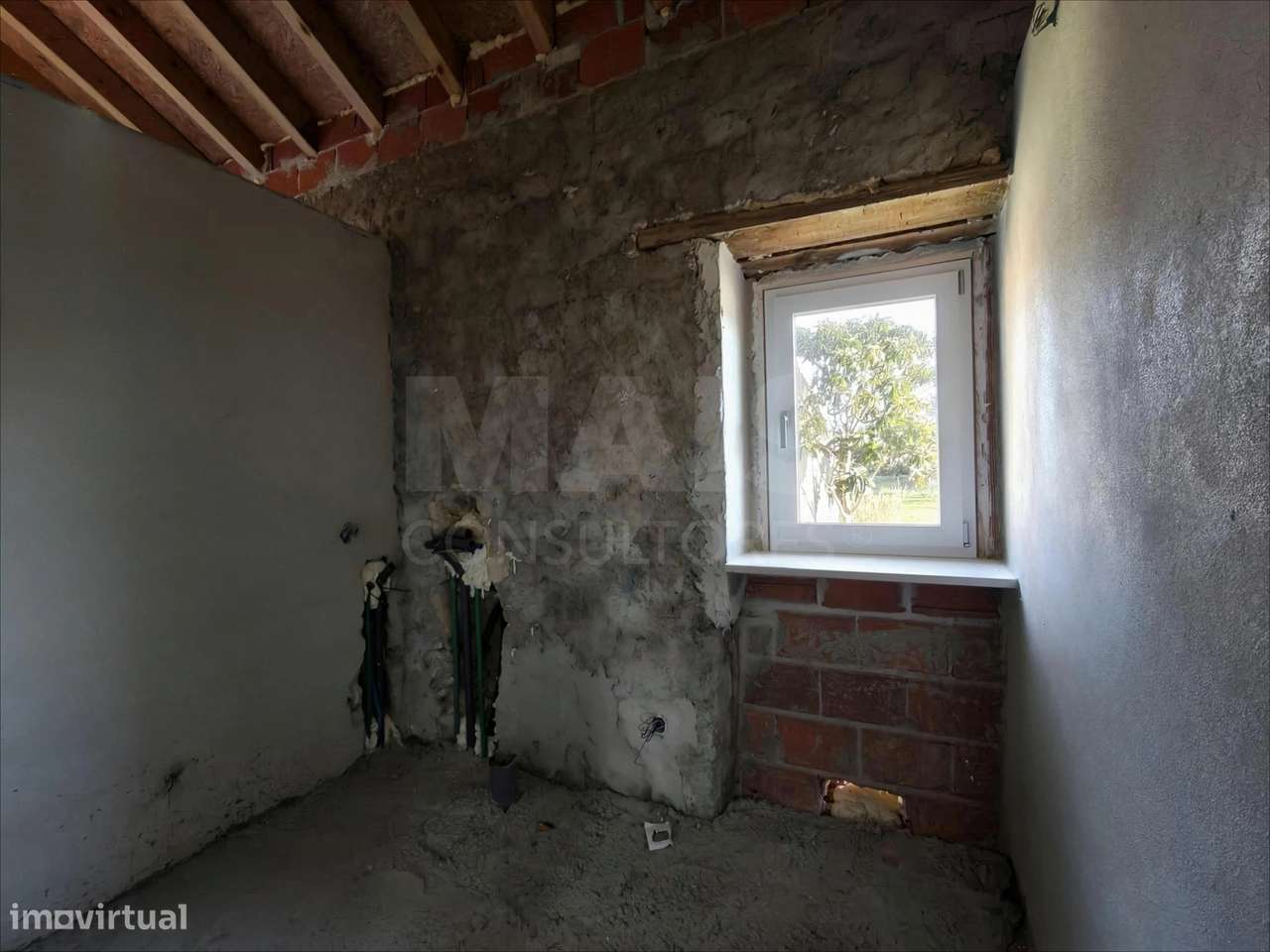 Moradia T2+1 c/ Anexo & Armazém em Lote de 7.600m2-19