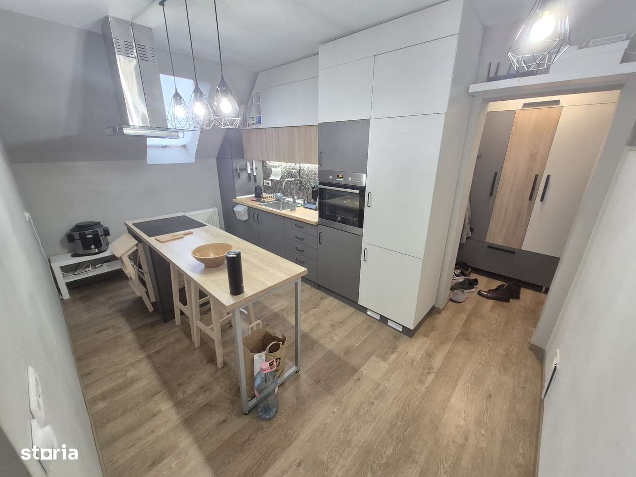 2Cam-Dacia-3 Min Iulius Town-54MP-Mobilat-Utilat-Centrala-85.000 Euro!-8