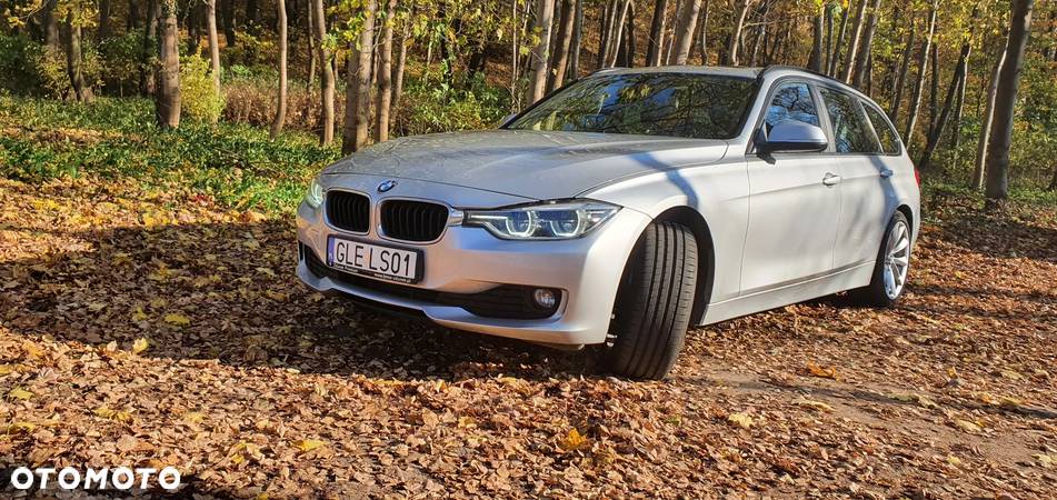 BMW Seria 3 320d DPF Touring - 2