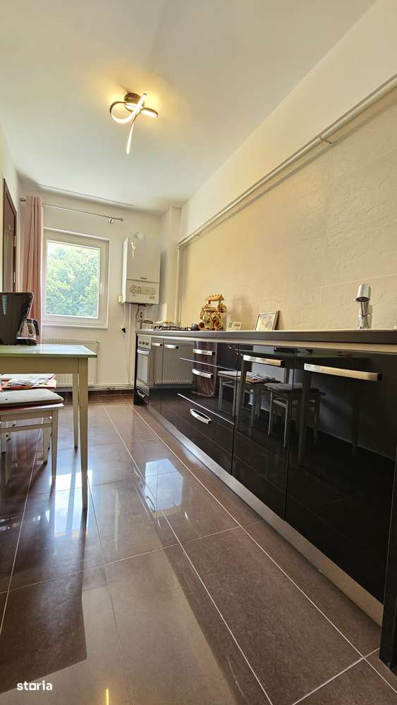 Apartament 2 camere Racadau,decomandat,etajul 3,liber 121000 Euro - Imagine principală: 1/8