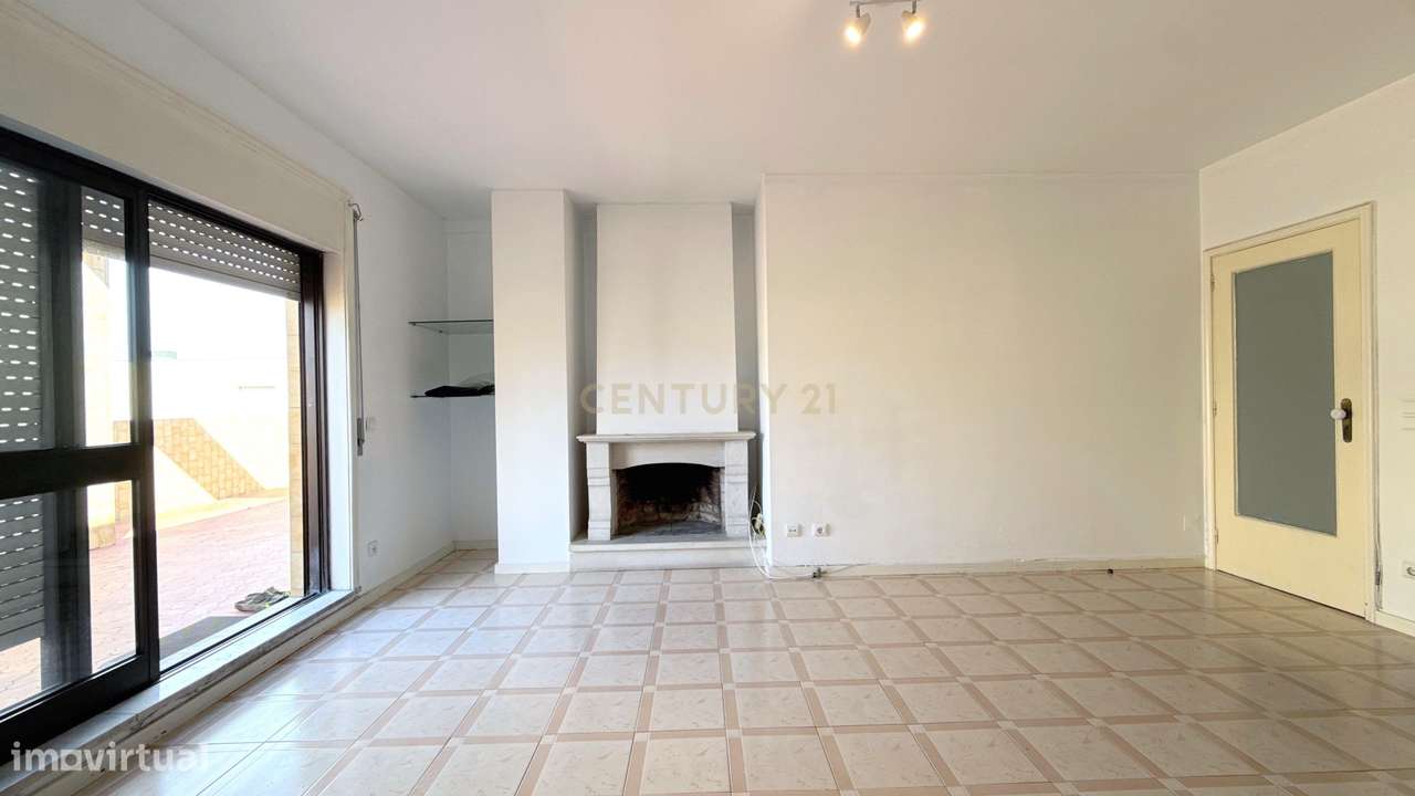 Excelente T1 com Terraço de 68 m² e Lugar de Garagem-13