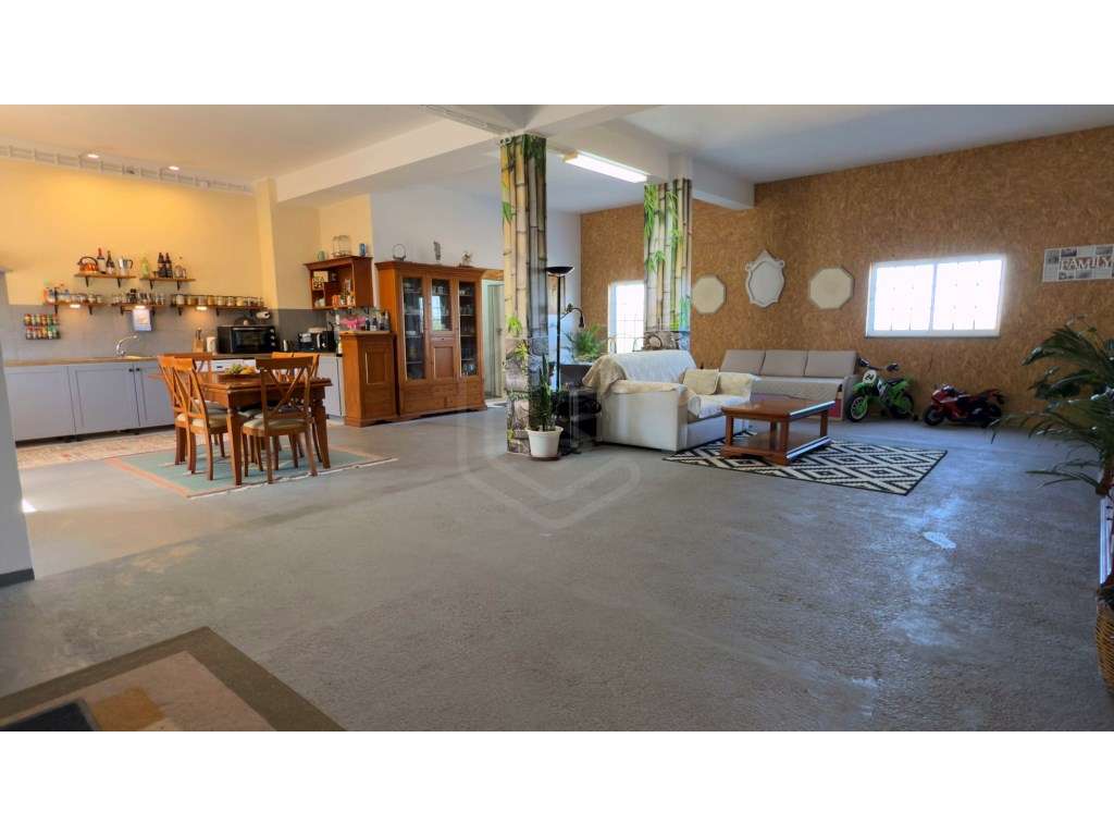 Moradia T2+2 de dois pisos independentes, com muito potencial, pert... - Grande imagem: 4/51