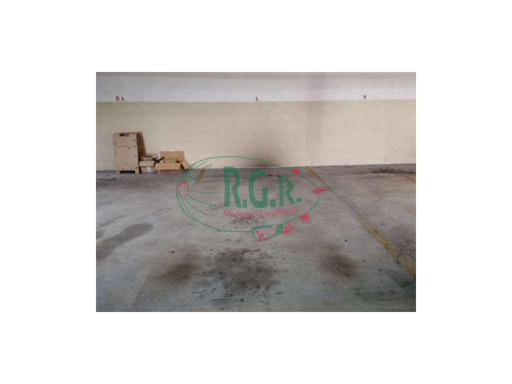 LUGAR DE GARAGEM - Centro de Valongo - Rua Amaro Lopes - Grande imagem: 5/8