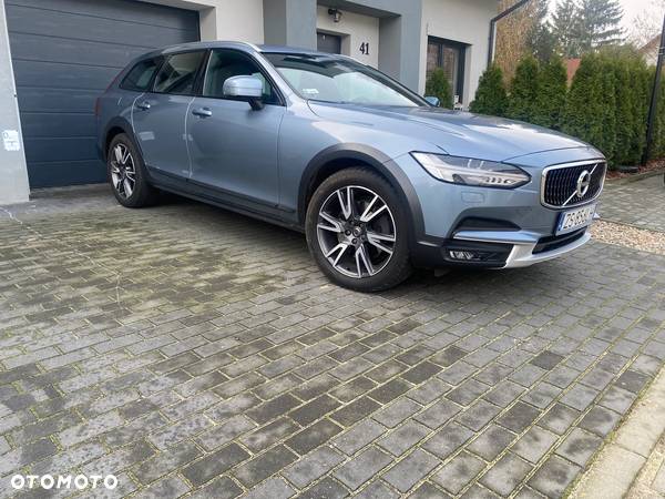 Volvo V90 - 2