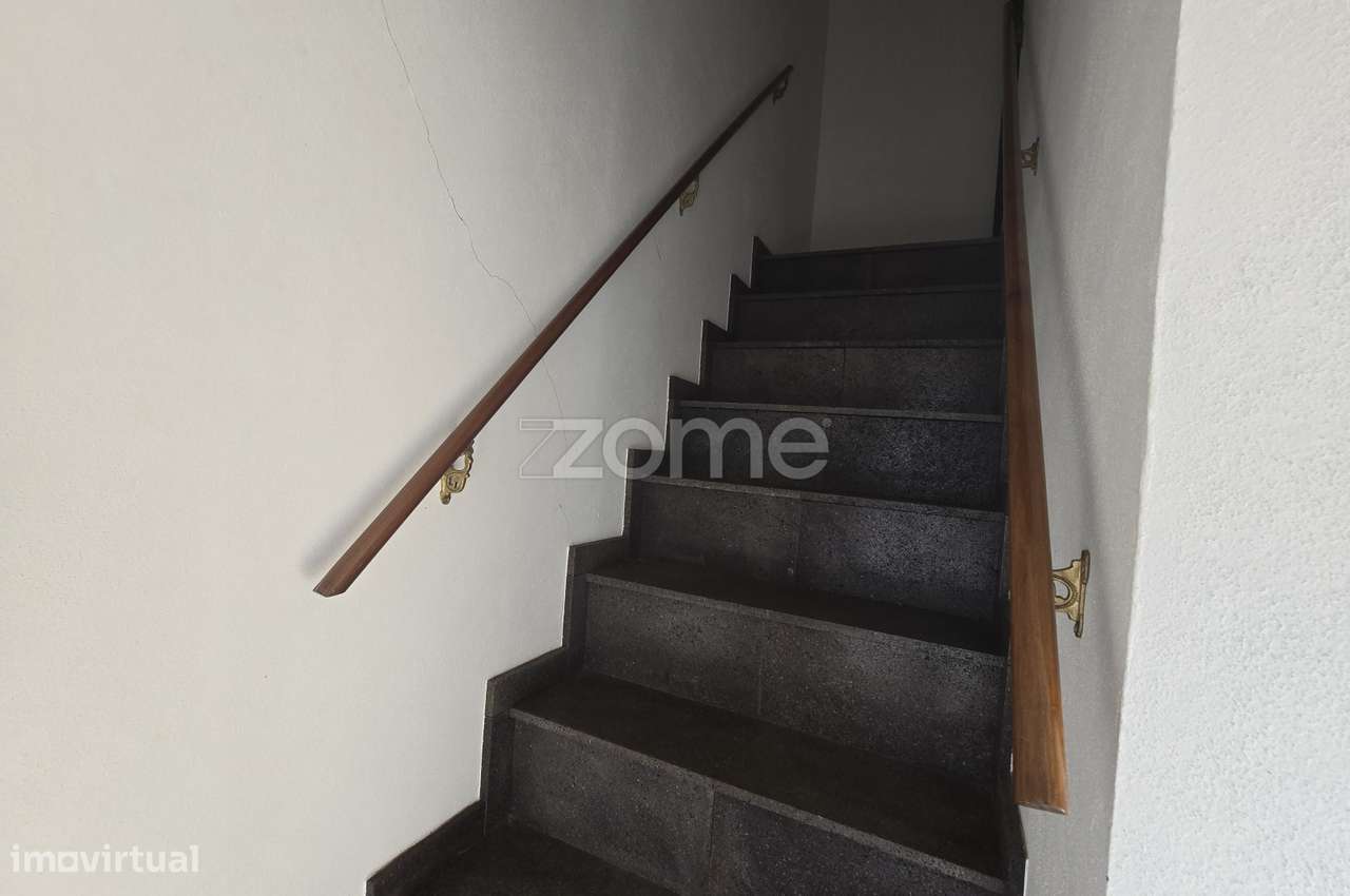 Moradia T3 situada no centro da Vila do Topo, ilha de São Jorge. - Grande imagem: 3/17