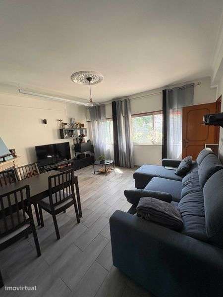 Apartamento T2 Alhandra Totalmente Remodelado