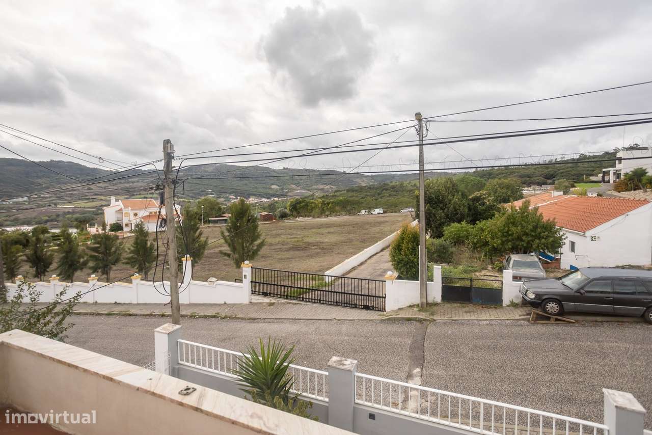 Moradia T5 com 223 m², Box e Logradouro na Quinta da Peça, em Loures �-21