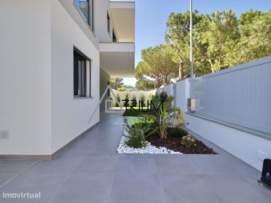 Moradia T4+1 Isolada com piscina e jardim nova-6