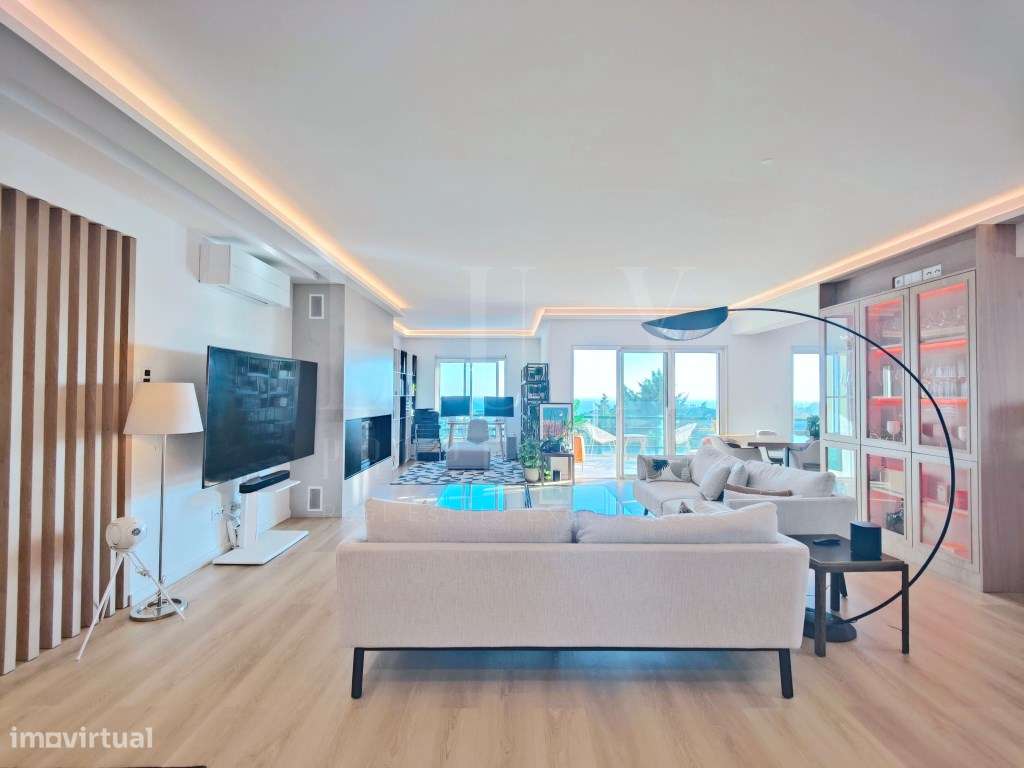 PENTHOUSE T5 DE LUXO COM VISTA FRONTAL DE MAR NO CENTRO DO ESTORIL-9